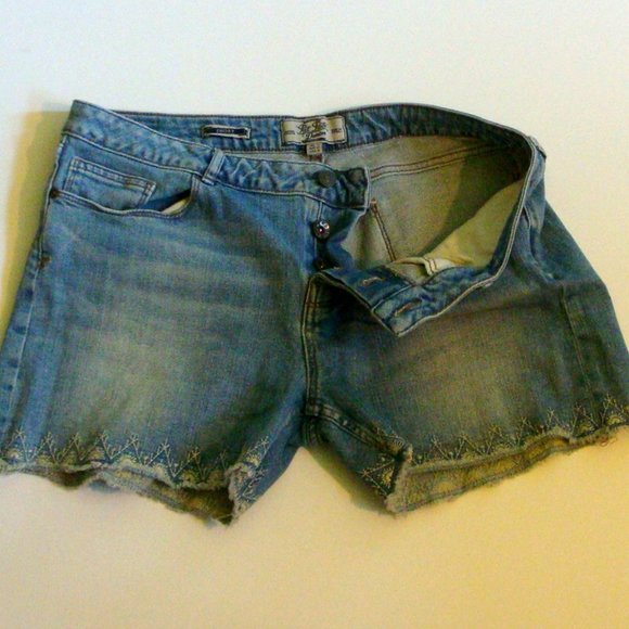 Fat Face Denim Embroidered Button Fly Shorts - Picture 4 of 4